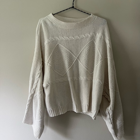 Andthewhy cable knit side sleeve sweater - Picture 2 of 6